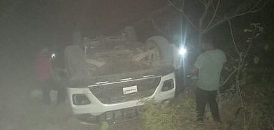 लैंसडौन में हरियाणा के यात्रियों की कार गढ्ढे में गिरी