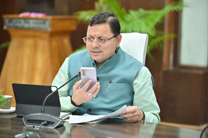 cm-pushkar-singh-dhami-on-helpline-review.jpg