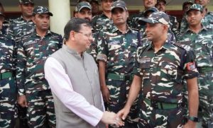 cm-dhami-and-soldiers-768x464
