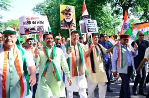 cm-dhami-and-team-768x508 (1)