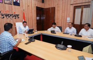 cm-dhami-in-meeting-768x491
