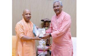 Meeting-with-Chief-Minister-Yogi