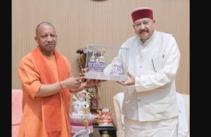 cm-yogi-and-maharaj