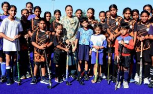 rekha-arya-with-players
