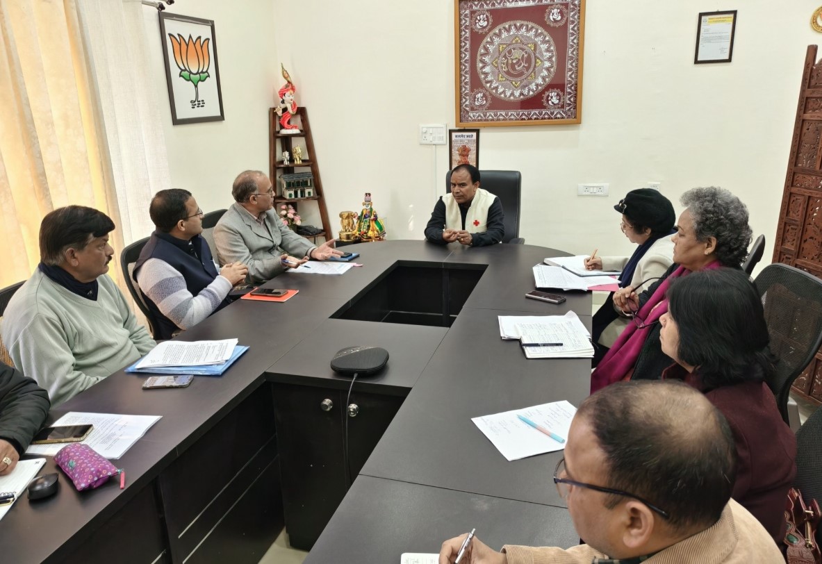 dhan-singh-rawat-in-meeting