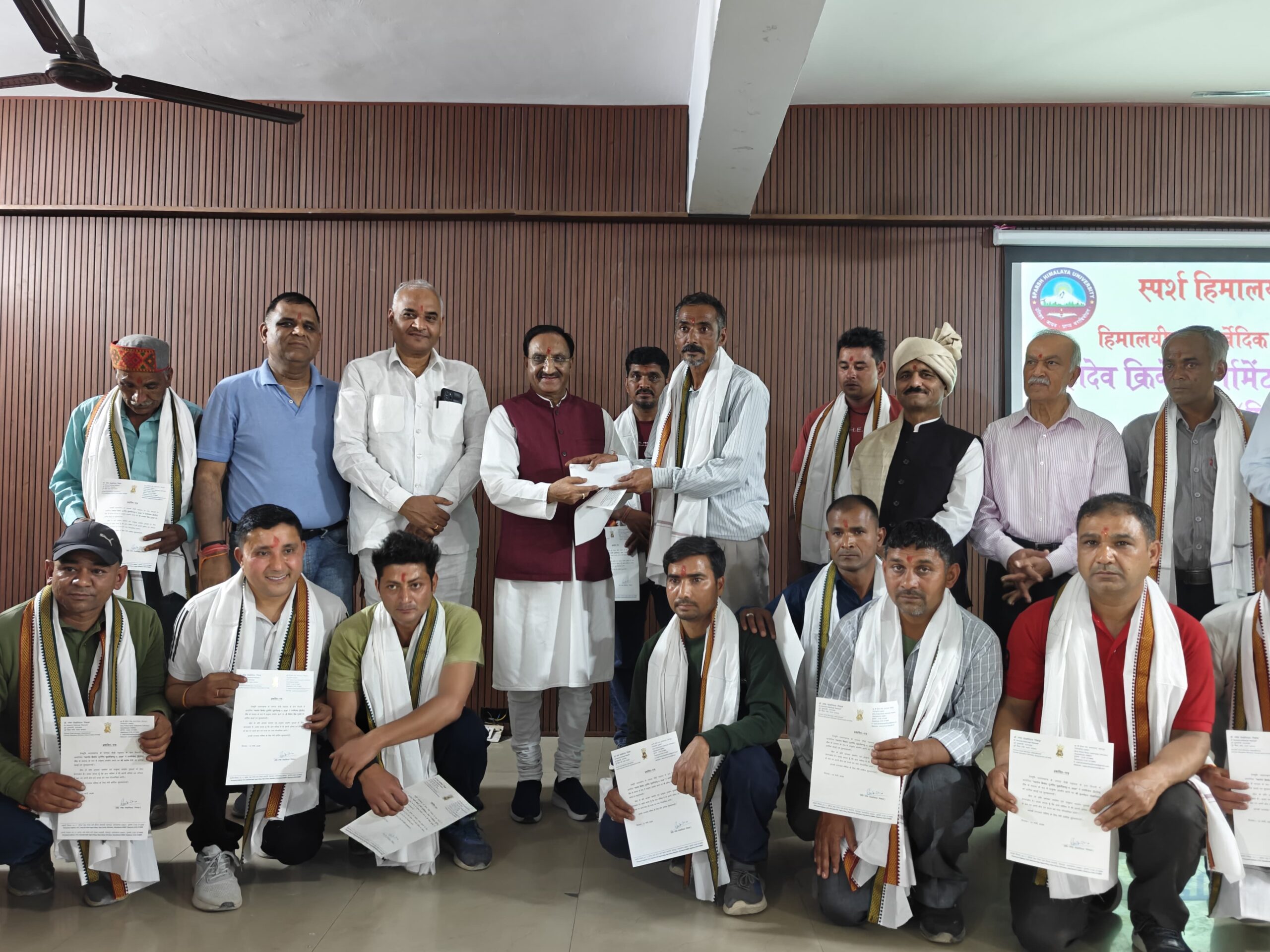 डॉ. ‘निशंक’ ने किया खिलाडियों का सम्मान 