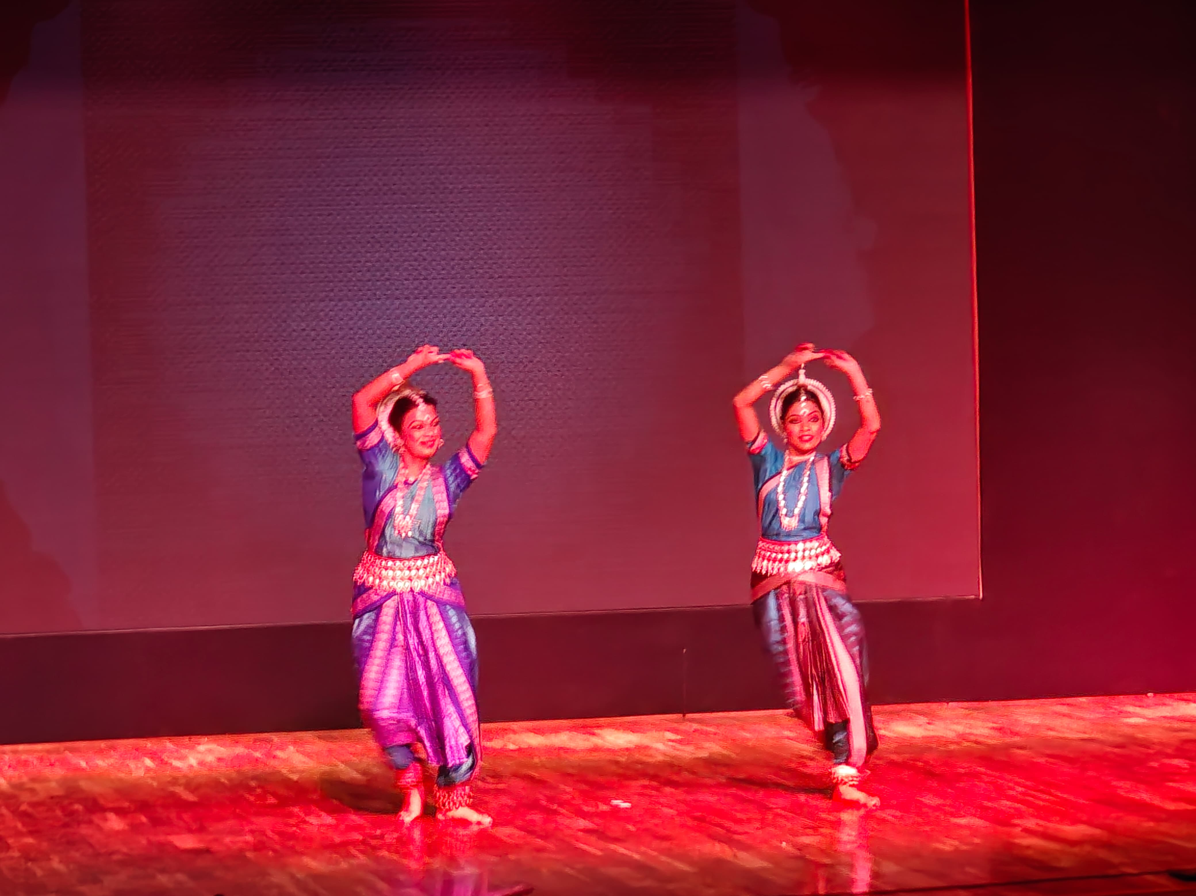 विरासत कला उत्सव में सजी शास्त्रीय नृत्य की अनुपम छटा, लेखक गाँव में झूमे दर्शक