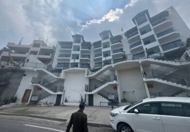 मुक्तेश्वर में अवैध निर्माण पर बड़ा एक्शन! आयुक्त दीपक रावत ने दिए जांच के आदेश