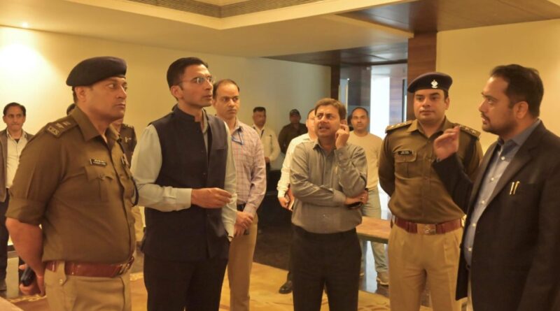 गृहमंत्री के दौरे से पहले डीएम सविन बंसल ने एसएसपी संग व्यवस्थाओं का किया स्थलीय निरीक्षण