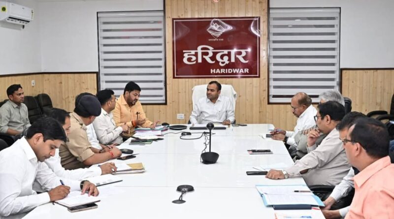 बीएचईएल,सिडकुल एवं शिवालिक नगर पालिका क्षेत्रांतर्गत सफाई व्यवस्था दूरस्त रखने के लिए जिलाधिकारी ने संबंधित अधिकारियों के साथ की बैठक