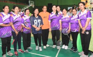 rekha-aaryaa-with-players