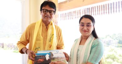 लेखक गांव की भव्यता मेरी कल्पना से परे है: कुलपति प्रो. विजय मोहन तिवारी