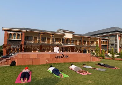 देश के पहले लेखक गांव थानों में हर माह गूंजेगा योग का संदेश, सामूहिक योग अभियान शुरू