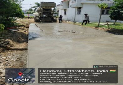 चारधाम यात्रा एवं आगामी कांवड़ यात्रा के दृष्टिगत सिवरेज के लिए खोदी गई सड़कों को त्वरित गति से ठीक करने के लिए दिन- रात किया जा रहा है निमार्ण कार्य