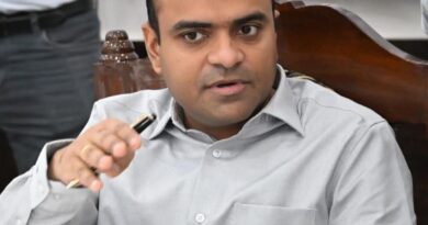 जिलाधिकारी मयूर दीक्षित की अध्यक्षता में जन सुनवाई कार्यक्रम आयोजित
