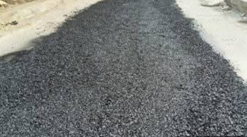 चारधाम यात्रा एवं आगामी कांवड़ यात्रा के दृष्टिगत सिवरेज के लिए खोदी गई सड़कों को त्वरित गति से ठीक करने के लिए दिन- रात किया जा रहा है निमार्ण कार्य