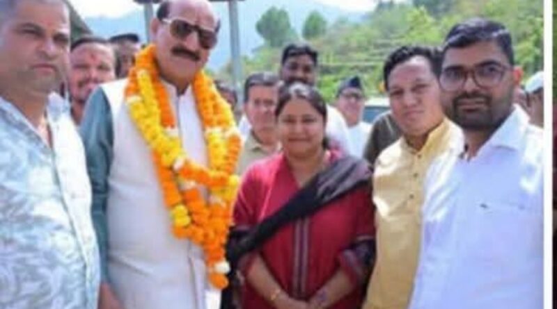 कैबिनेट मंत्री सुबोध उनियाल पहुंचे क्वीली पालकोट , मंदिर मूर्ति स्थापना मे प्रतिभाग के साथ जन समस्याओं को सुना 