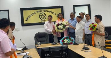 ऊर्जा निगम के अधीक्षण अभियंता युद्धवीर तोमर ने MD, UPCL पी सी. ध्यानी से मुलाक़ात की