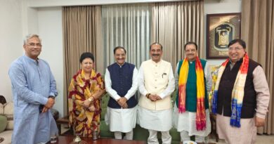 पूर्व मुख्यमंत्री डॉ. निशंक के दिल्ली आवास पर दिग्गजों का मंथन