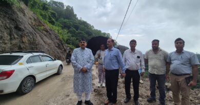 लोनिवि मंत्री महाराज ने किया मसूरी, कोल्हूखेत, पानी वाले बैंड सड़क का औचक निरीक्षण