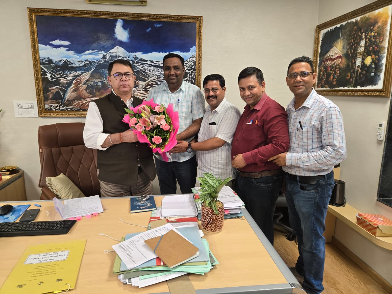 उत्तराखंड डिप्लोमा इंजीनियर्स संघ, पेयजल निगम के अध्यक्ष अजय बैलवाल के नेतृत्व में संघ ने वित्त सचिव रणवीर चौहान से मुलाक़ात की