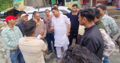 मंत्री राम सिंह कैड़ा का सख्त रुख, चाफी–पदमपुरी-धारी मोटर मार्ग पर सोलिंग कार्य जल्द पूरा करने के निर्देश