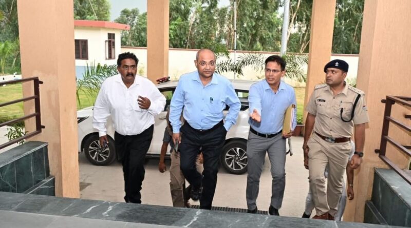 आयुक्त गढ़वाल मंडल आनंद स्वरूप ने किया भगवानपुर तहसील कार्यालय का निरीक्षण