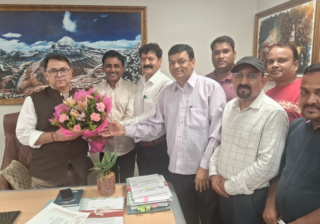 राज्य निगम कर्मचारी महासंघ ने प्रदेश अध्यक्ष सूर्य प्रकाश राणाकोटी के नेतृत्व में वित्त सचिव रणवीर सिंह चौहान से मुलाक़ात की
