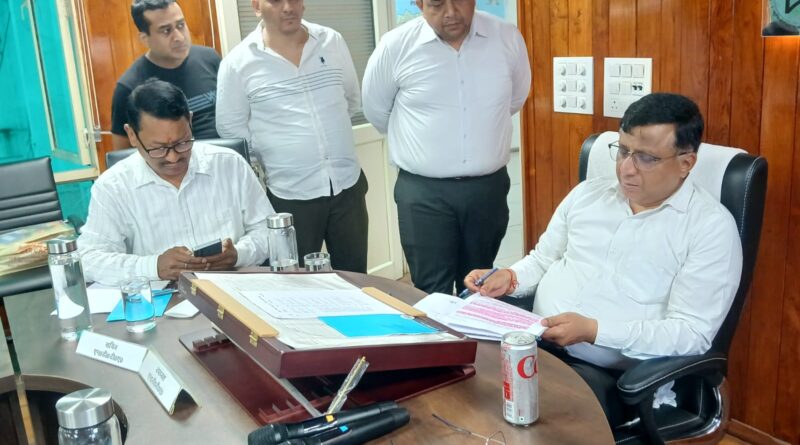 देहरादून के भविष्य की रूपरेखा तय करने में जनता की भागीदारी, दसवें दिन भी जारी रही जनसुनवाई
