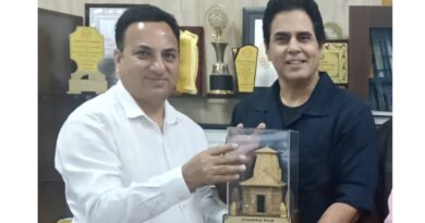 फिल्म अभिनेता अमन वर्मा ने की फिल्म विकास परिषद के नोडल अधिकारी से भेंट