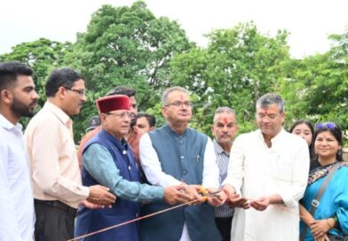 डीएवी (पीजी) कॉलेज में 100 फीट ऊंचे राष्ट्रीय ध्वज का हुआ लोकार्पण