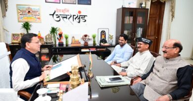 मुख्यमंत्री धामी से स्वास्थ्य मंत्री सुबोध उनियाल एवं विधायक किशोर उपाध्याय ने की भेंट