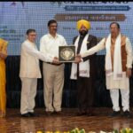 वन्यजीवों की सुरक्षा के लिए यूपीसीएल के प्रयासों को मिला सम्मान, राज्यपाल ने MD पी. सी. ध्यानी को किया सम्मानित 